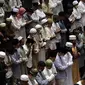 Umat muslim melaksanakan sholat Idul Fitri di Masjid Istiqlal, Jakarta, Senin (2/5/2022). Ribuan umat muslim melaksanakan sholat Idul Fitri 1443 H dengan penuh khidmat. (Liputan6.com/Helmi Fithriansyah)