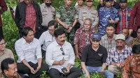 Setelah kunjungan kerja di Surabaya, Menteri Agraria dan Tata Ruang/Badan Pertanahan Nasional (ATR/BPN) Hadi Tjahjanto langsung menuju Kabupaten Jember menawarkan solusi sengketa tanah di Desa Curahnongko, Kabupaten Jember. (Foto: Istimewa).