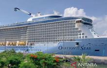 Ribuan Wisatawan Mancanegara Padati Lombok: Kapal Pesiar Mewah Ovation Of The Seas Singgah di Gili Mas
