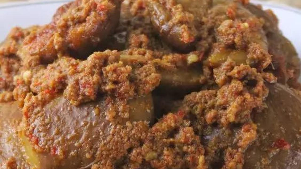 5. Rendang Jengkol