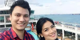 memasuki kehamilan 8 bulan, Christian Sugiono melarang Titi Kamal bepergian ke luar kota.