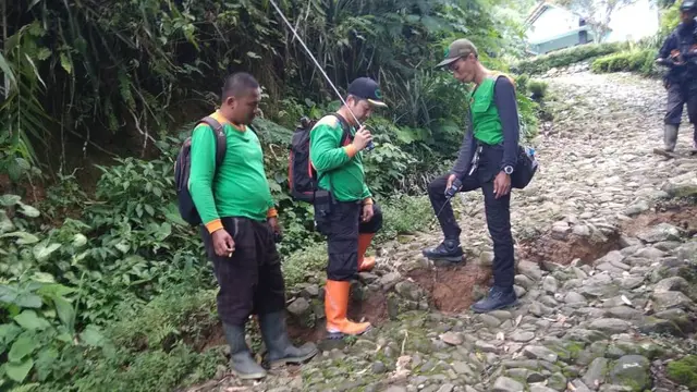 Longsor di Desa Sidakarya Desa Mlaya, Punggelan, Banjarnegara, merusak 18 rumah dan mengancam 33 rumah lainnya. (Foto: Liputan6.com/SRU RAPI BNA/Muhamad Ridlo)