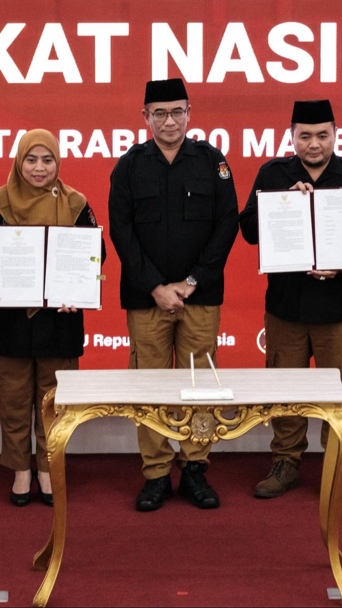 Ketua KPU Hasyim Asyari di KPU RI menyampaikan, Prabowo-Gibran mendapatkan suara terbanyak dalam Pilpres 2024.&nbsp;Yasuyoshi Chiba/AFP<br>
