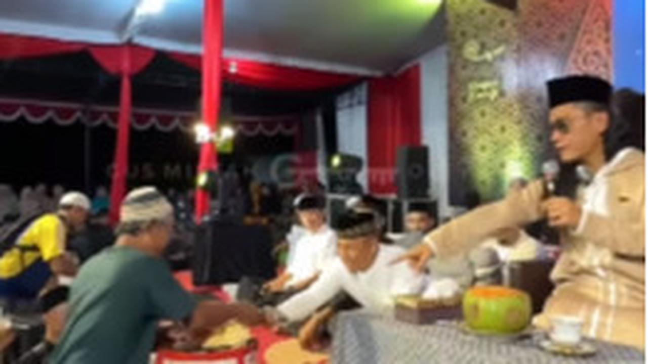 Usai Viral Lempar Kata Kasar ke Penjual Es Teh, Gus Miftah Bagikan Momen saat Borong Dagangan