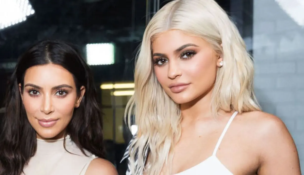 Kim Kardashian sendiri menuliskan tentang kebahagiaan karena anaknya dan Kylie Jenner hanya beda beberapa minggu. (BET)