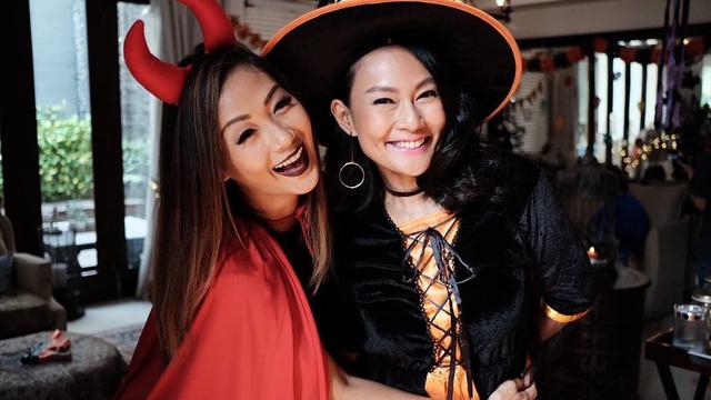 Main Series Bareng, Ini 6 Potret Persahabatan Indah Kalalo dan Endhita Wibisono