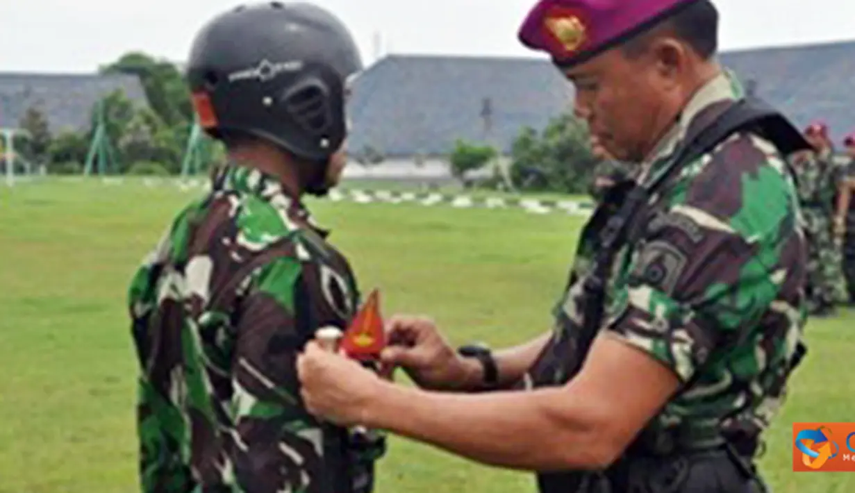 Citizen6, Sidoarjo: Latihan penguasaan udara yang akan dijalani selama enam minggu. Bagi 40 siswa calon Pasukan Elit TNI AL yang terdiri dari 27 siswa Diktaifib dan 13 siswa Dikpask. (Pengirim: Penkobangdikal)