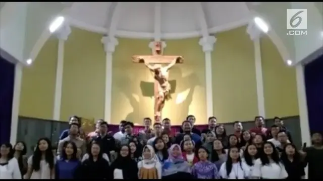 VIDEO: Nyanyian Remaja Muslim dan Katolik di Gereja St Lidwina