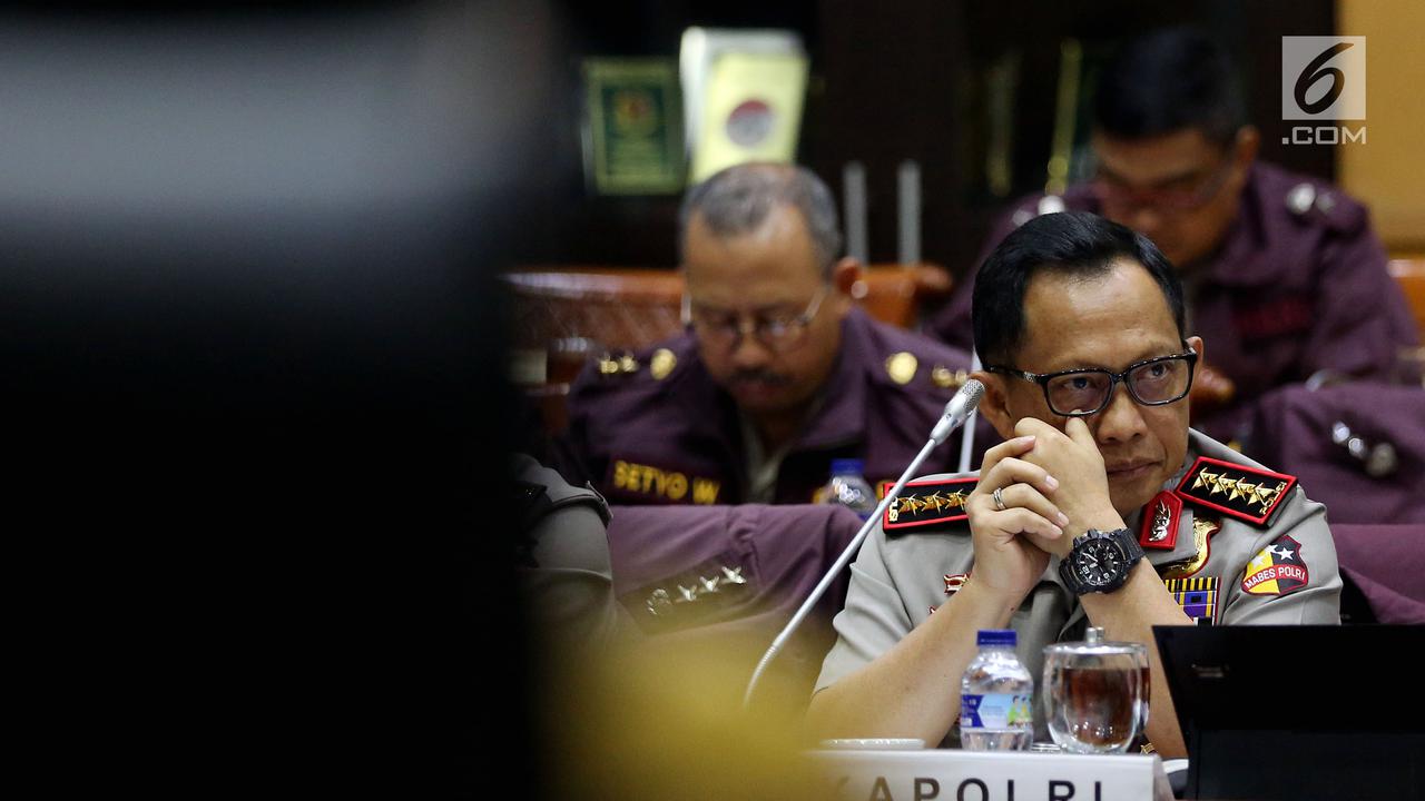 Kapolri Bahas 17 Kasus Telegram Dengan Komisi III DPR