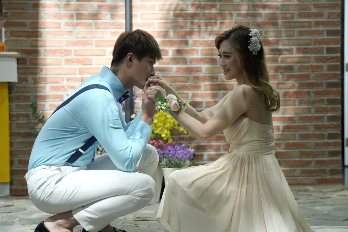 [Bintang] Lee Jeong Hoon dan Moa