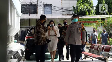 Artis Gisella Anastasia atau Gisel saat tiba di Pengadilan Jakarta Selatan, Selasa (23/3/2021). Gisel dihadirkan sebagai saksi kasus penyebar video syur dirinya dan Michael Yukinobu Defretes dengan terdakwa PP dan MN. (Liputan6.com/Herman Zakharia)