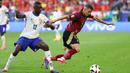 Prancis dan Belgia sama-sama memiliki sejumlah peluang mencetak gol. (FRANCK FIFE/AFP)