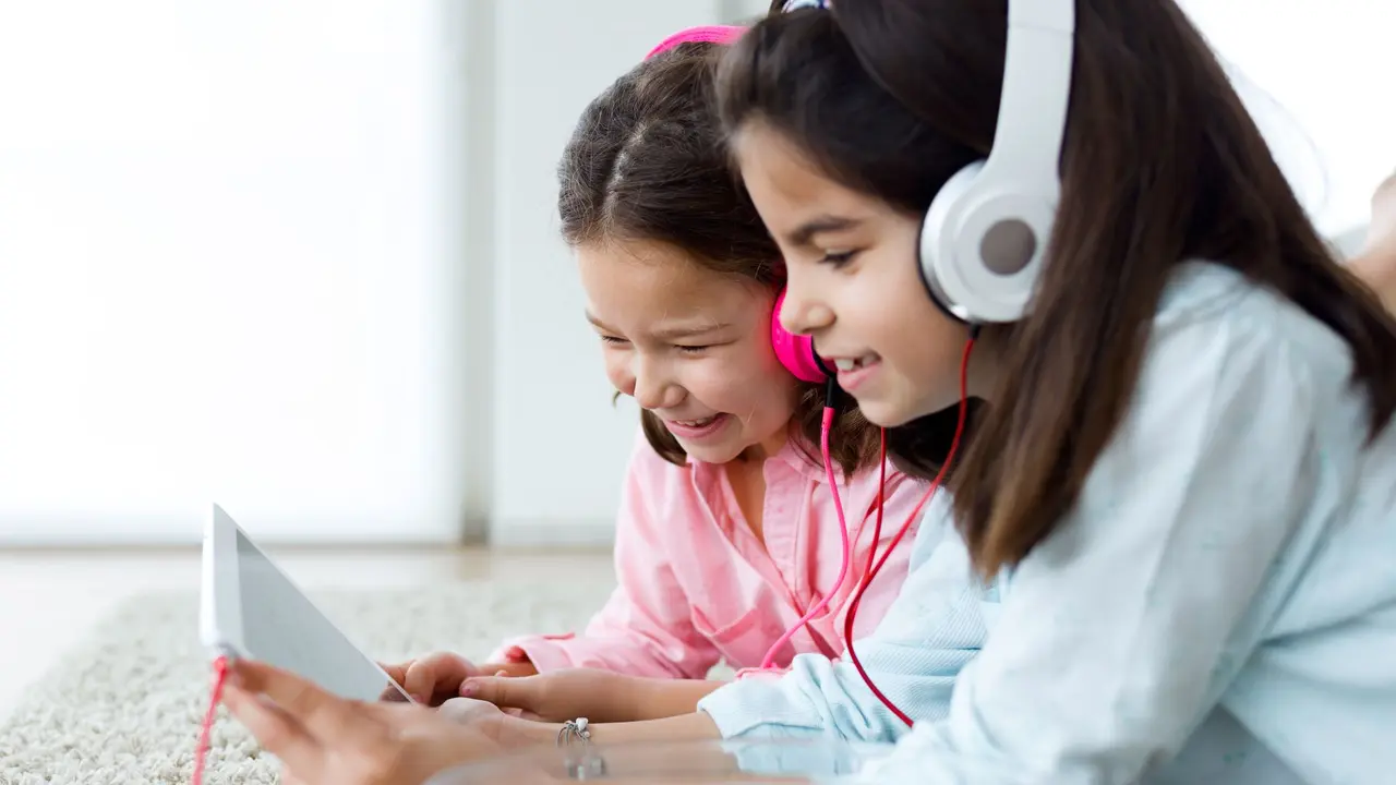 Kenali Seni Mendengar Tanpa Menggurui pada Anak di Era Digital, Cara Membangun Koneksi Emosional yang Kuat