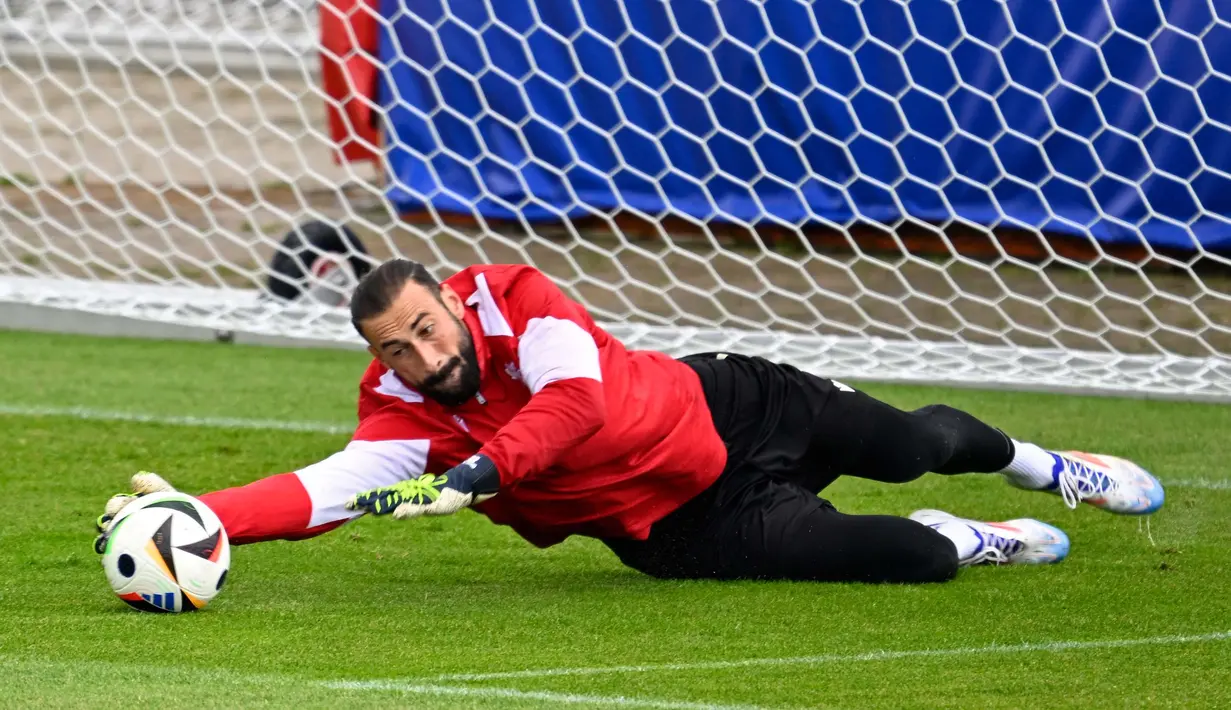 Georgia berharap bisa tampil maksimal dan memberi kejutan-kejutan di Euro 2024, salah satunya dengan mengimbangi Turki. (INA FASSBENDER/AFP)