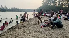 Kemarau Ubah Sungai Way Kanan Jadi 'Pantai' Dadakan