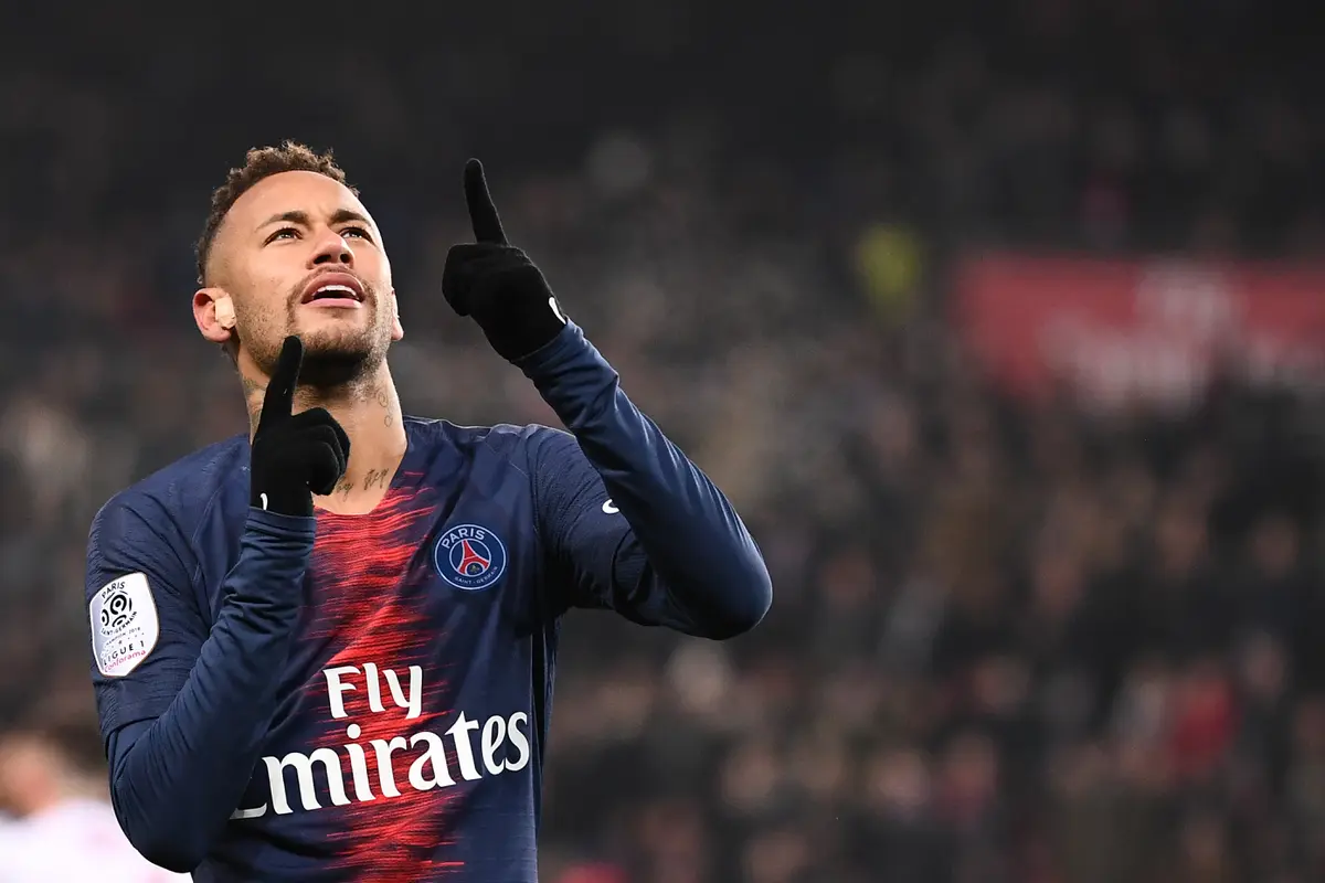 Pesepak Bola Dunia yang Jadikan Sang Ayah Sebagai Agen