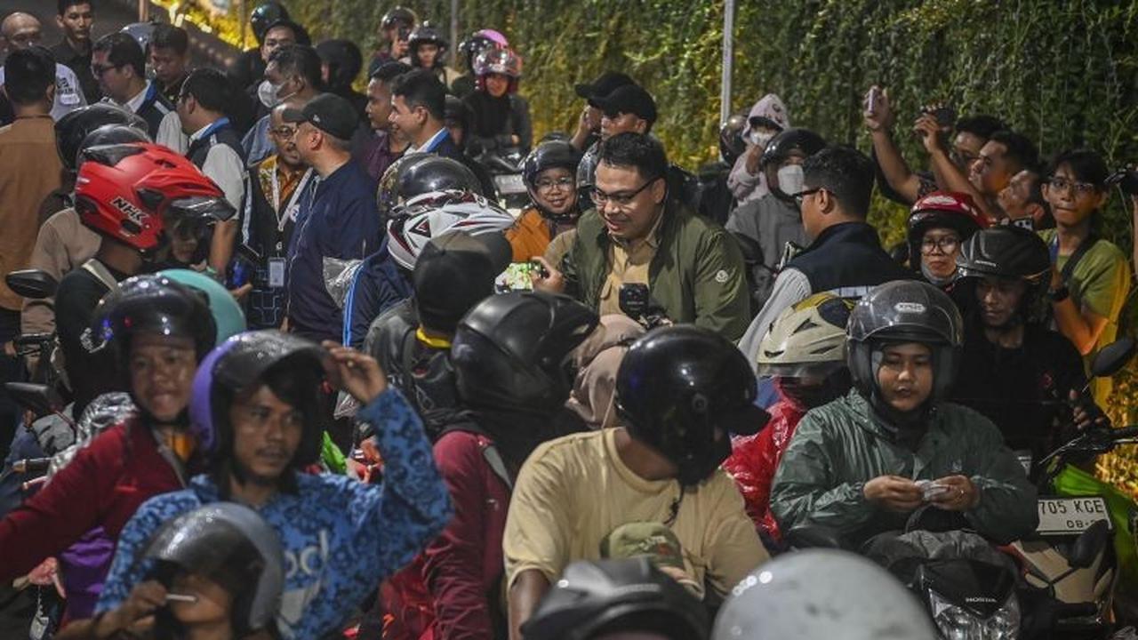 Wamenkomdigi Pantau Jaringan Telekomunikasi Bakauheni Saat Puncak Arus Balik Idulfitri