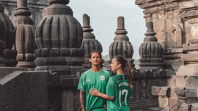 Seleb cantik yang terlibat hubungan asmara dengan pemain sepakbola tanah air
