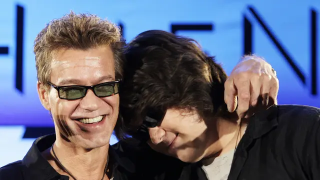 Gitaris Eddie Van Halen Meninggal Dunia