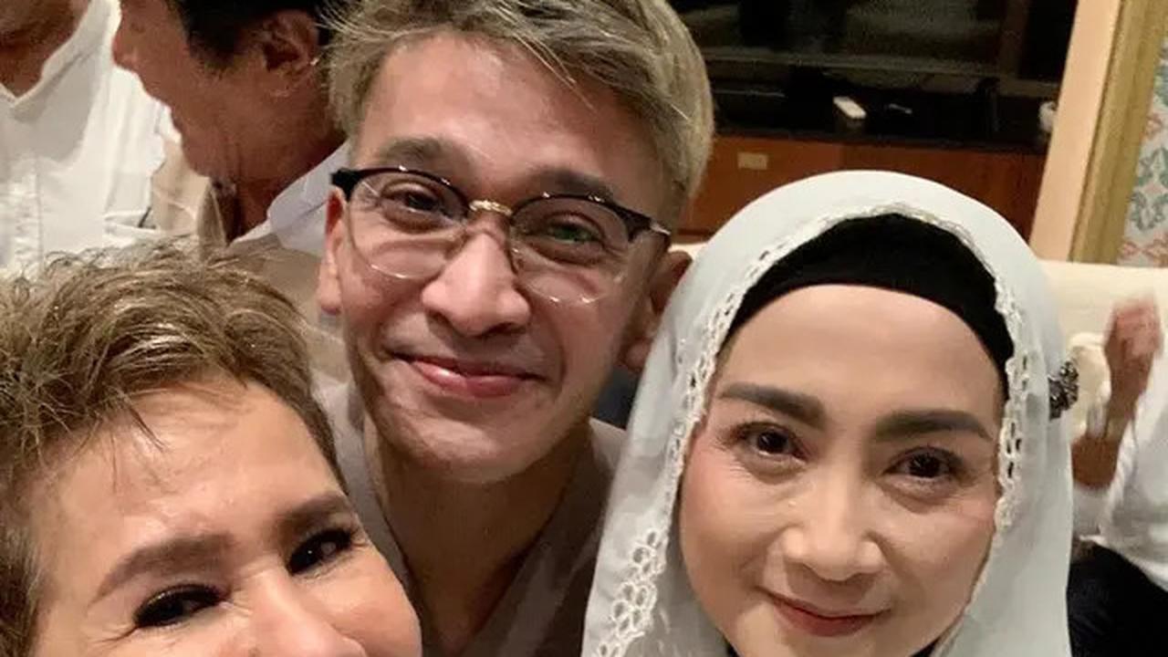 6 Potret Desy Ratnasari Halalbihalal Bareng Artis Lawas, Ruben Onsu Ikut Hadir