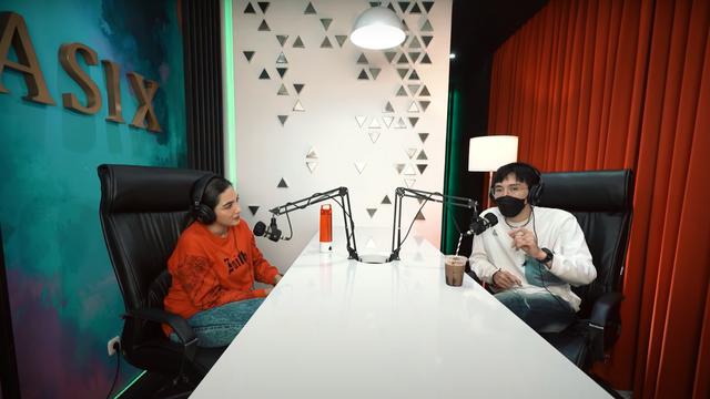 Ashanty dan dokter Tirta. (Foto: YouTube The Hermansyah A6)