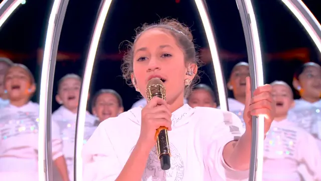 Emme Maribel, anak Jennifer Lopez dan Marc Anthony tampil dalam Super Bowl 2020. (Tangkapan layar YouTube/ NFL)