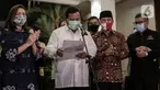 Ketum Partai Gerindra Prabowo Subianto dan Sekjen PDIP Hasto Kristianto memperkenalkan Bakal Calon Walikota Tangerang Selatan di Kertanegara, Jakarta, Senin (20/7/2020). Gerindra mengusung Muhammad dan Rahayu Saraswati Djojohadikusumo untuk maju di Pilwalkot Tangsel 2020. (Liputan6.com/Johan Tallo)