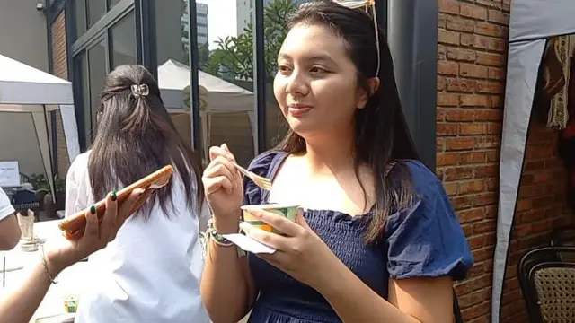 Salah satu pengunjung dalam acara festival makanan khas Amerika Latin yang digelar di Restoran Sudestada, Sabtu (29/7/2023). (Foto: Liputan6/ Benedikta Miranti)