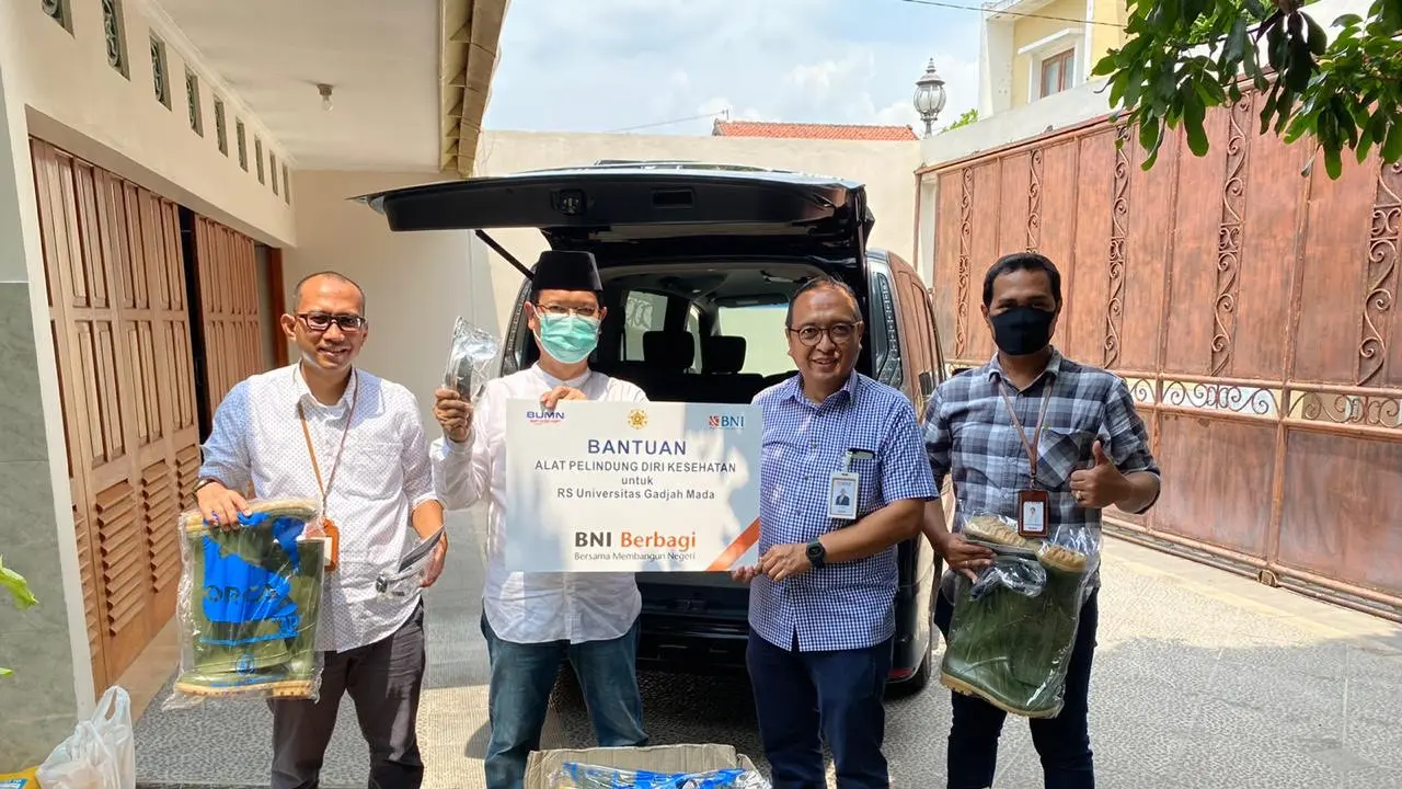 BNI Salurkan APD Kesehatan ke Tujuh Rumah Sakit Pendidikan & Laboratorium Rujukan di Universitas