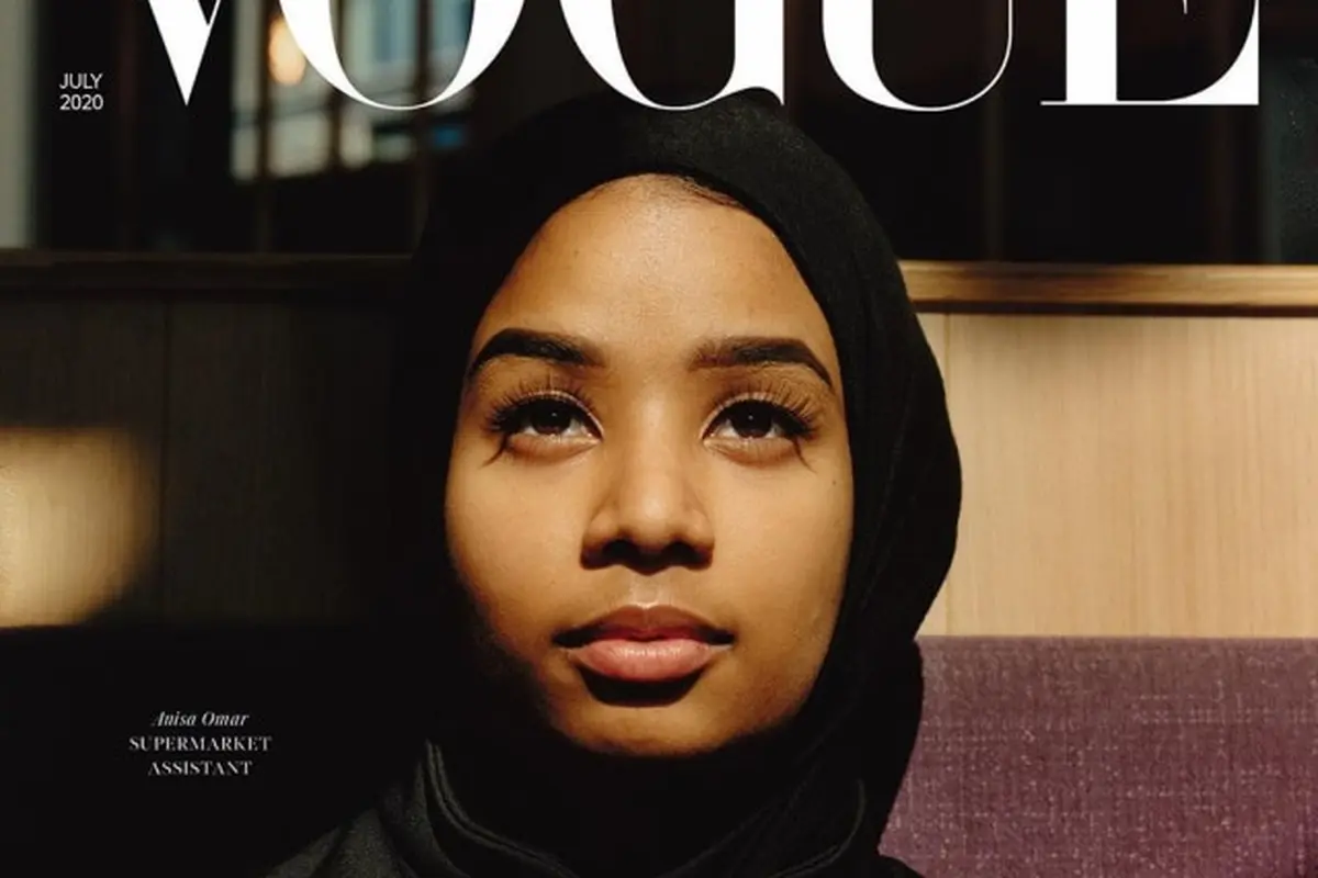 Karyawan Supermarket Anisa Omar Jadi Cover Majalah Vogue