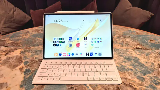 HUAWEI MatePad 12X 2026: Tablet Rasa PC untuk Produktivitas Next Level Hadir untuk Hadiah Spesial Akhir Tahun