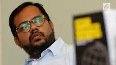 Menurut Koordinator Kontras Haris Azhar, hal itu lantaran adanya dugaan saling sandera alat bukti antara kasus Novel dengan kasus lain.