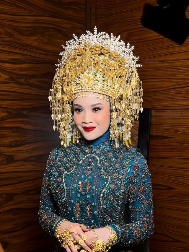 Pernikahan Chand Kelvin dan Dea dengan konsep adat tradisional. [@marlenehariman]