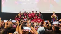 Gala Premiere Film Komang Dihadiri Raim Laode dan Istri, Siap Tayang di Bioskop Lebaran 2025