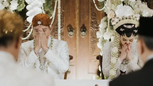Tiba-Tiba Menikah, Nino RAN Resmi Persunting Dhabitannisa Auni dalam Busana Pengantin Adat Jawa