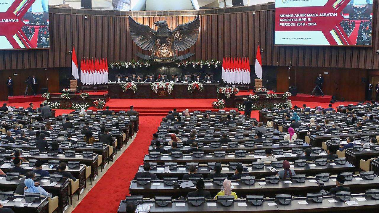 VIDEO: Ini Sosok Anggota DPR Termuda dan Tertua yang Dilantik, Bersiap Jadi Pimpinan Sidang
