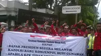 Massa Merah Putih menggelar unjuk rasa di depan Istana Bogor. (Liputan6.com/Bima Firmansyah)