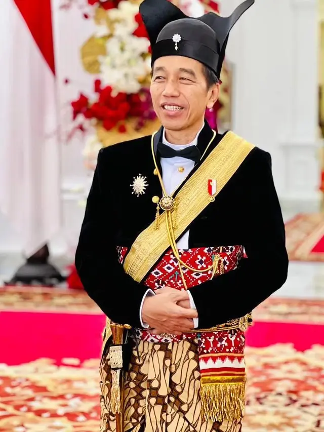 Presiden Jokowi dalam Baju Adat