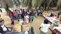 Senyum Ibu-ibu Korban Banjir Bandang Aceh Dapat Jatah di Lapak Sayur Galia, dari Wortel hingga Telur