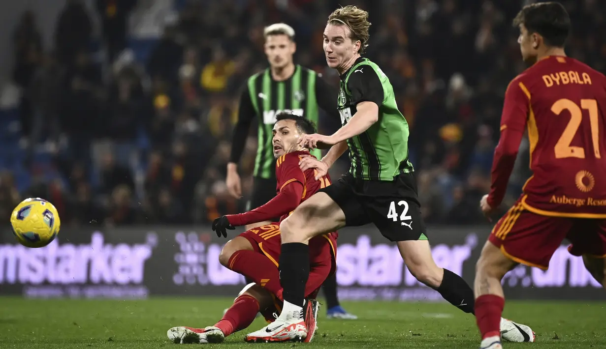 Kemenangan ini penting bagi Roma untuk menjaga posisi di peringkat lima klasemen sementara Liga Italia 2023/2024. (Massimo Paolone /LaPresse via AP)