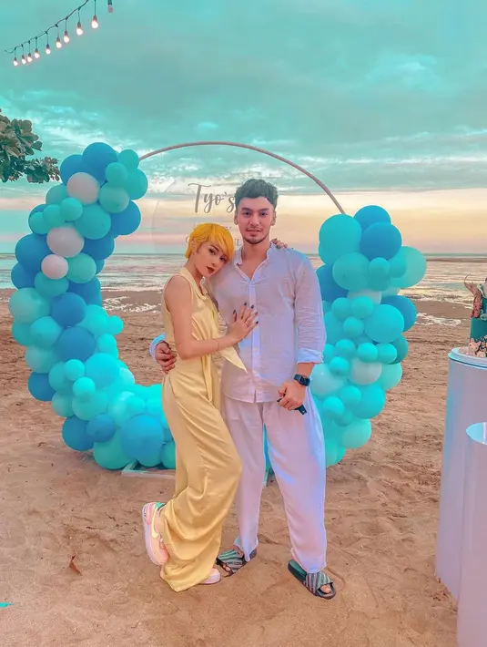 (Instagram/darathevirgin)