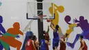Pemain Timnas Basket Indonesia saat bertanding melawan Satria Muda pada laga uji coba di BSD, Tangerang, Jumat (21/7/2017). Timnas Basket menang 87-52 atas Satria Muda. (Bola.com/M Iqbal Ichsan)