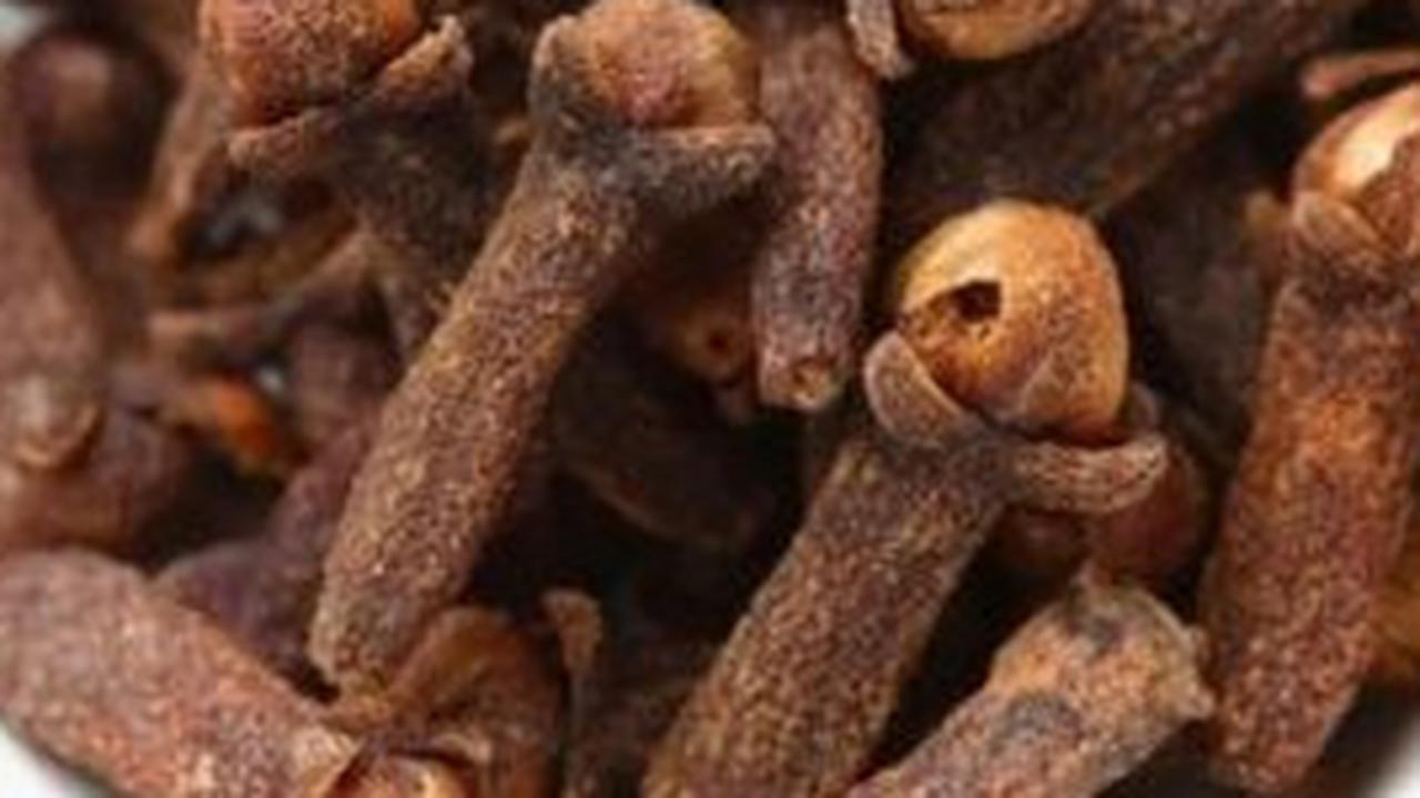 Rebus Daun Cengkeh, Solusi Alami untuk Menurunkan Kolesterol dan Gula Darah