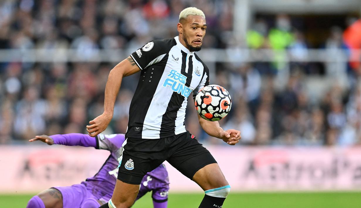 Joelinton. Gelandang serang berusia 25 tahun ini didatangkan Newcastle United dari Hoffenheim pada awal musim 2019/2020 dengan nilai transfer sebesar 44 juta euro atau setara Rp669 miliar. Selama total 3 musim, hingga kini ia telah tampil dalam 116 laga di semua ajang dengan torehan 14 gol dan 8 assist. Bersama Timnas Brasil ia belum melakukan debut di level senior. (AFP/Paul Ellis)