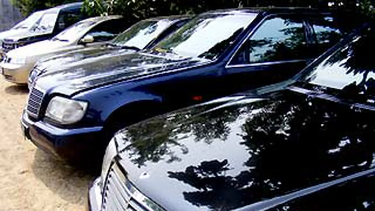 110316dmobil-mewah.jpg