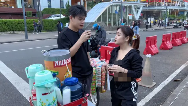 7 Potret terbaru Jeje Slebew, ngaku sudah mualaf dan punya pacar seiman