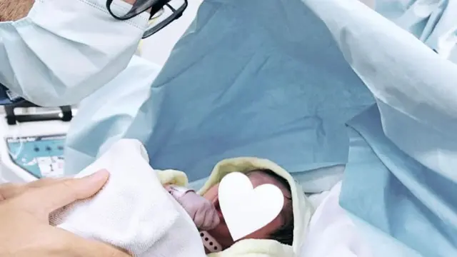 Potret Persalinan Indah Indriana (Instagram/@indahindriana)