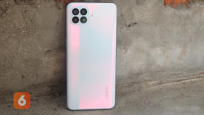 Oppo Reno4 F, bodi belakang (/ Agustin Setyo W)