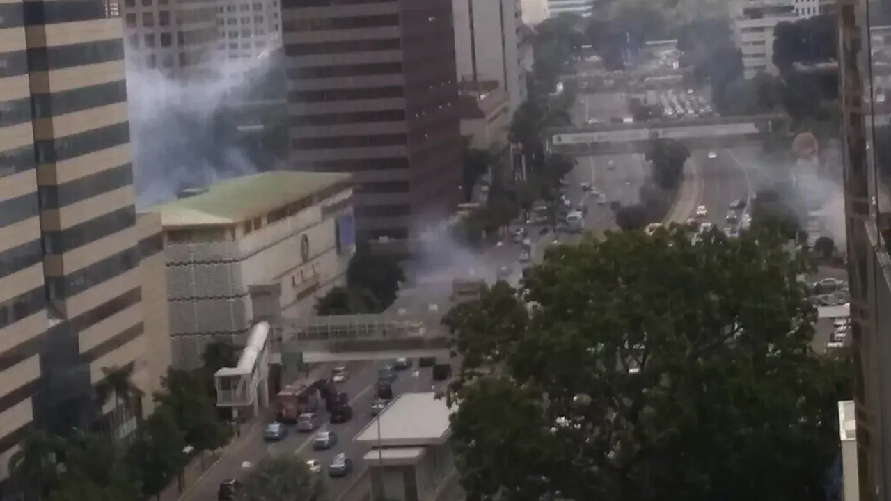 20160114-Foto-foto Ledakan di Pos Polisi Dekat Sarinah Thamrin-Jakarta