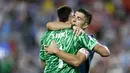 Pemain Uruguay, Luis Suarez (kiri) merayakan kemenangan bersama kiper Sergio Rochet setelah mengalahkan Kanada pada laga perebutan peringkat ketiga Copa America 2024 di Bank of America Stadium, Charlotte, North Carolina, Minggu (14/07/2024). (AP Photo/Nell Redmond)